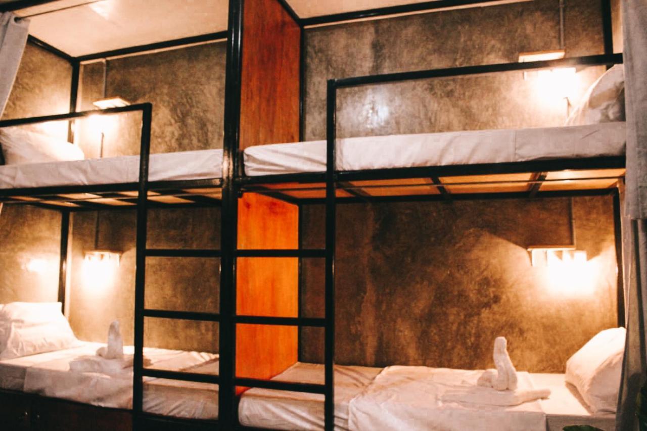 The Hangover Hostel Моалбоал Екстериор снимка